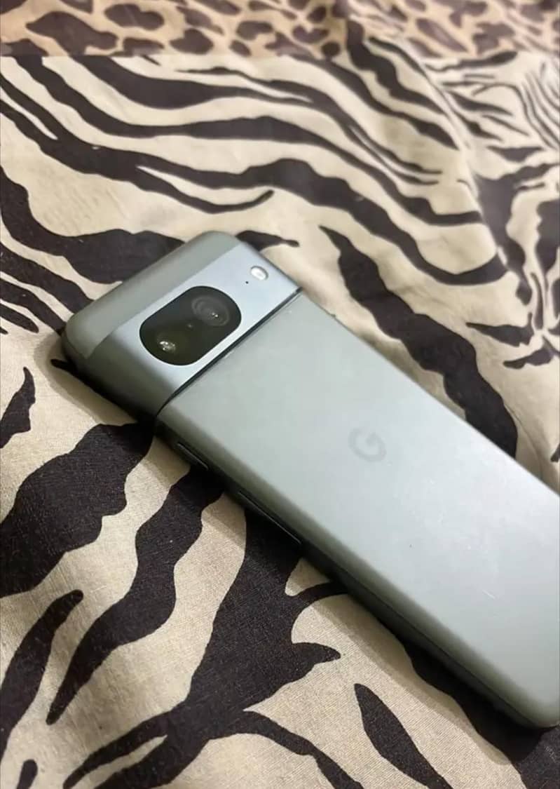 google pixel 8 5