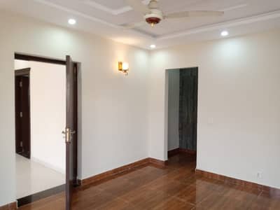 10 MARLA HOUSE FOR RENT