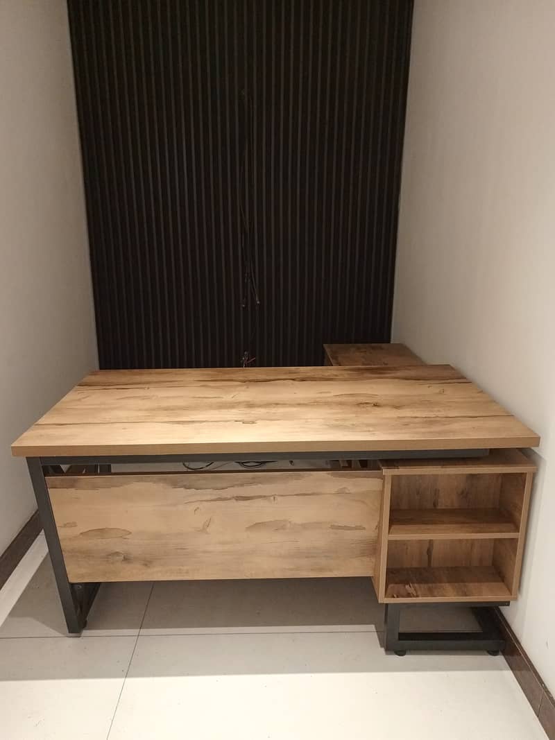 Executive table/ office tables 8