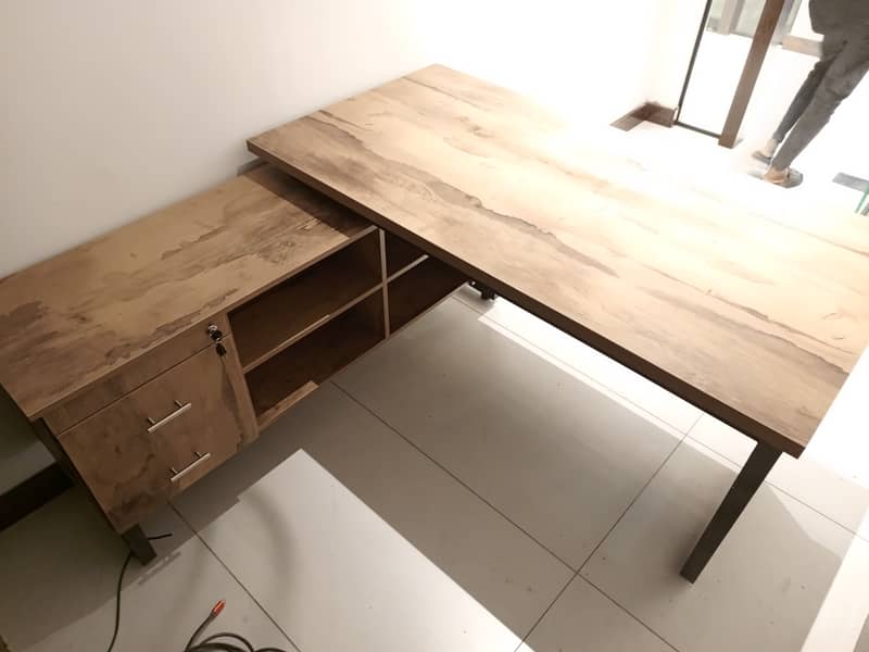 Executive table/ office tables 9