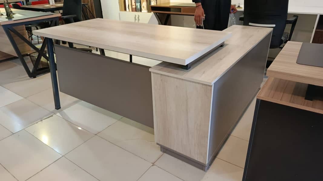 Executive table/ office tables 10