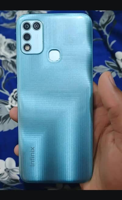 Hot 11 play 4 64gb in Havelian