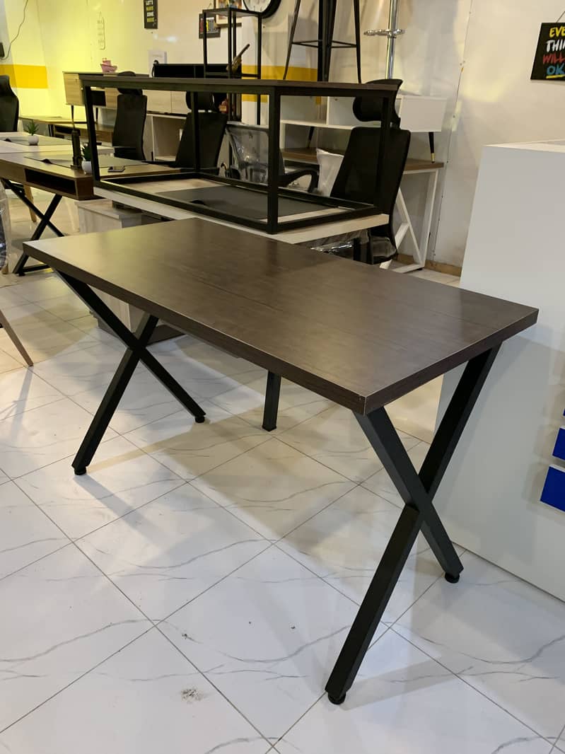 Study table / workstation 3