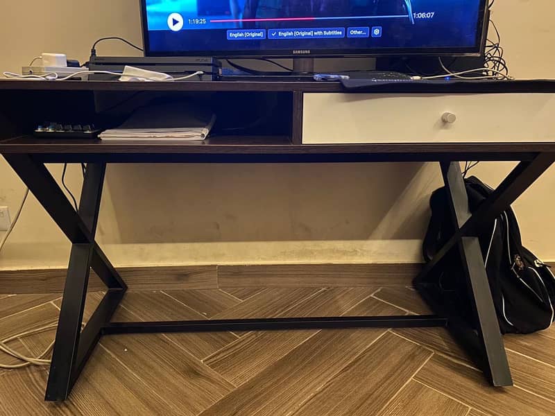 Study table / workstation 6