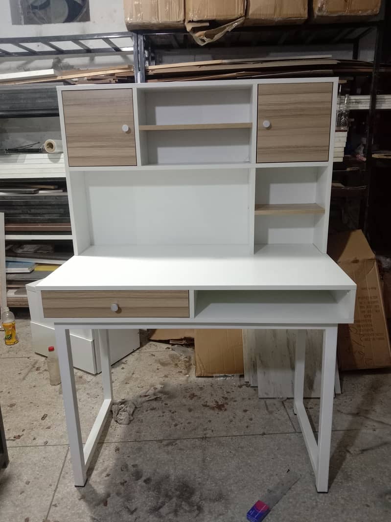 Study table / workstation 12