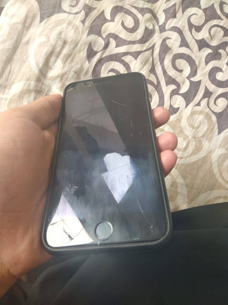 Apple iPhone 7 Plus 1