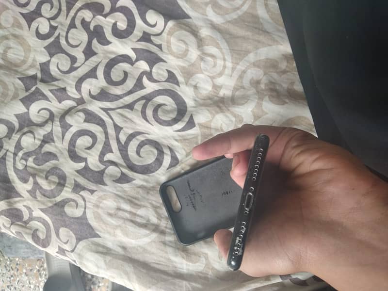 Apple iPhone 7 Plus 3