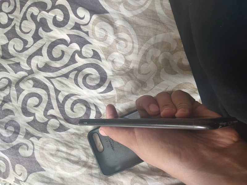 Apple iPhone 7 Plus 4