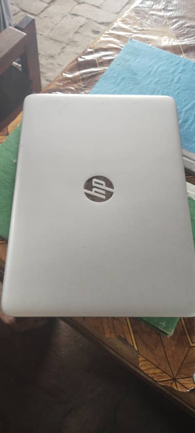 HP 840 G3 . Cor I 76 the,8gb ram. 256gbssd, back light keyboard light wi