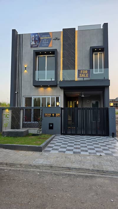 Prime Location Near To Masjid Near To Park Near To Aps School