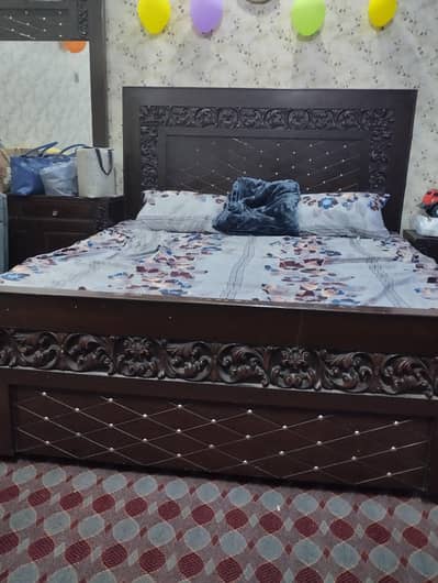 King Size Bed With Side Tables and Dressing