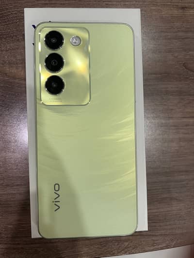 Vivo Y100 8 (256) in excellent condition