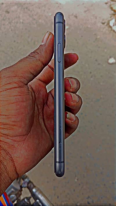 iPhone 11 Non pta  64gb waterpack