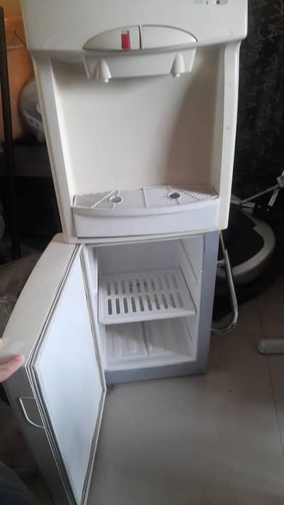 Orient water dispenser with mini fridge