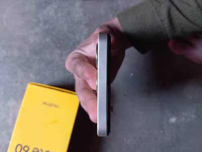 RELME NOT 60 WITH BOX CHARGER  exchange possible