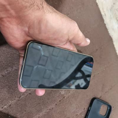 82% battery health-10/10 condition 03084808923