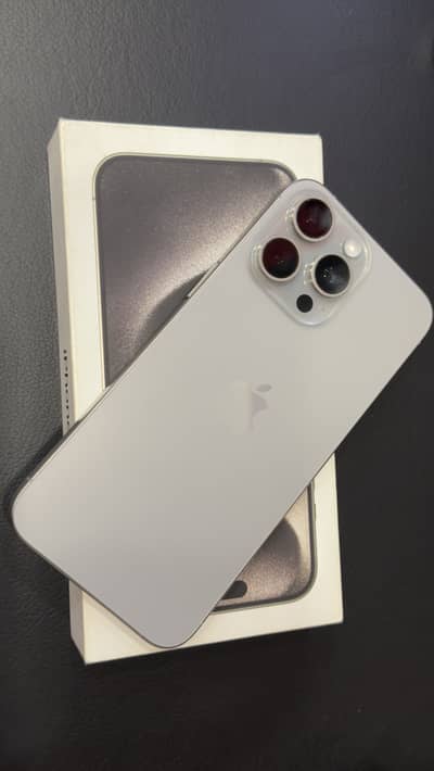 Iphone 15 pro max - Natural Titinium