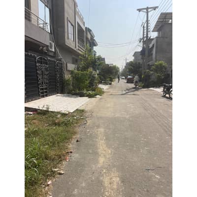 5 Marla Plot For Sale In Hot Location