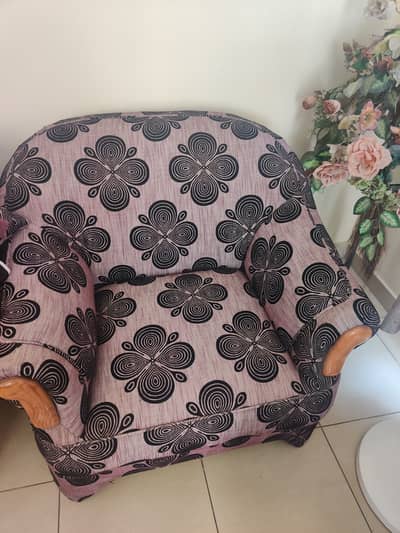 7 seater sofa set. Genuine condition. Solid frame