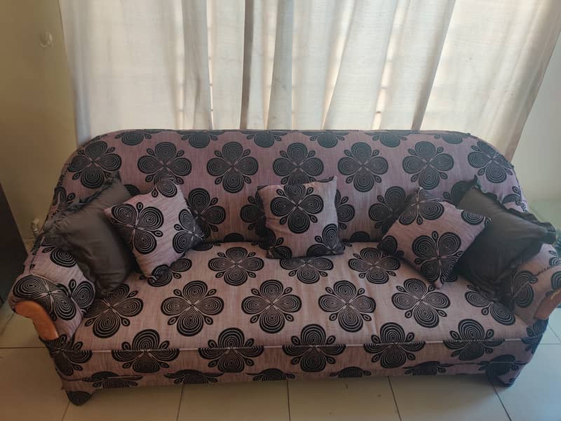 7 seater sofa set. Genuine condition. Solid frame 2