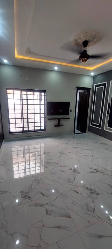 10 Marla Brand New House For Sale