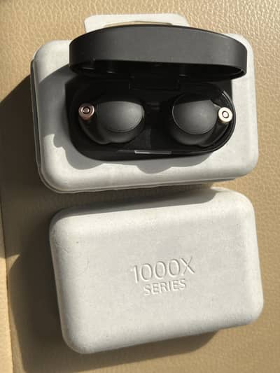 Sony XM4 Earbuds (1000-XM4) with box