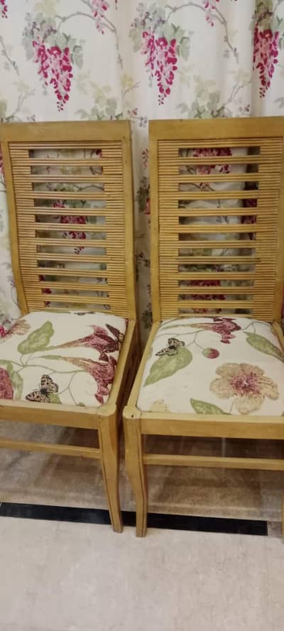 Premium 8-Seater Wooden Dinning Table With Glass top