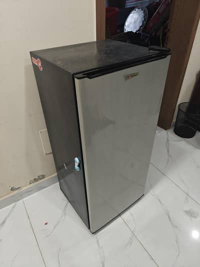 Single door Dawlance fridge