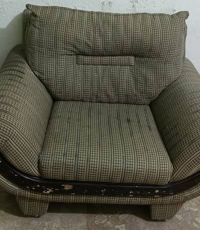 Club-Style wodden Sofa set in good quality.