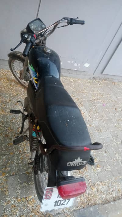 unique motorcycle CD 70 Karachi number plate