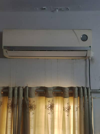 DAWLANCE 1 TON SPLIT AC