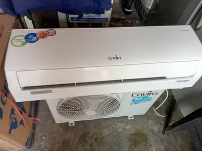 Brand New DC inverter heat and cool 