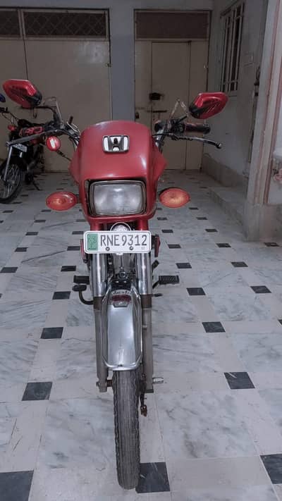 HONDA 70 URGENT SALE (65000)