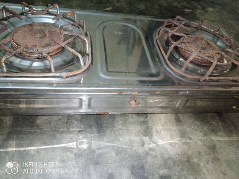 استمال نہیں ہوا اسلیئے زنگ لگا ہے صاف کرنے سے صاف ہو جائے گا۔ 2