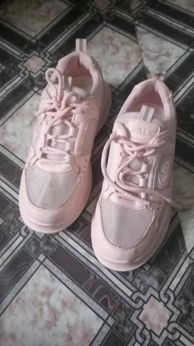jogger Baby pink colour  size 8