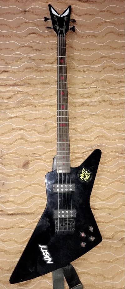 Dean Z Metalman Bass Guitar | 4 strings | Excellent Condition