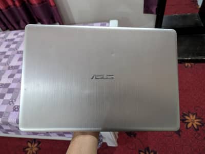 Asus VivoBook pro M580V,i7 7th gen with graphics card gaming lap