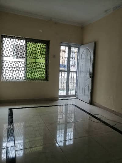 I-10/1 Size 25x50 Upper Portion For Rent