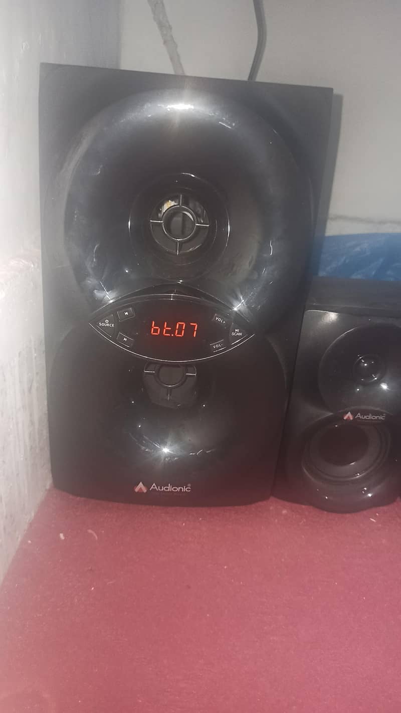 AUDIONIC MEGA50 1