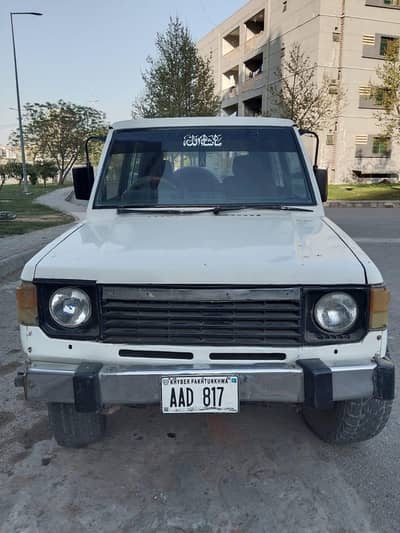 Mitslubislhi Pajero (3 Door 86 Model)