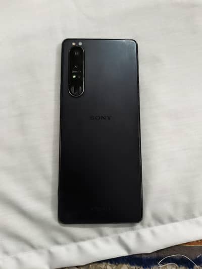Sony Xperia 1 mark 3    12gb rom 256gb ram