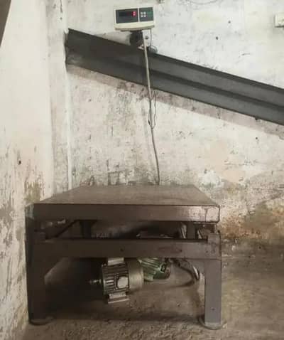 Electric Scale 3 Ton Capacity with Heavy Duty Stand