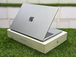 Macbook m2 Air 2022 Model 8gn Ram 256gb storage