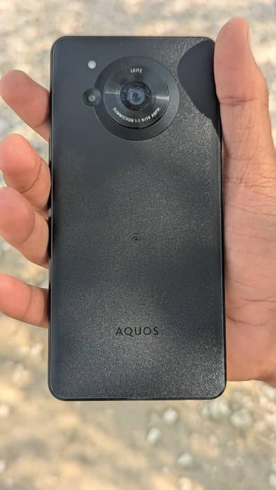 Aquos R7
