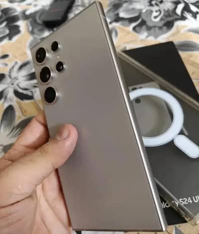 Samsung Galaxy S24 ultra complete box