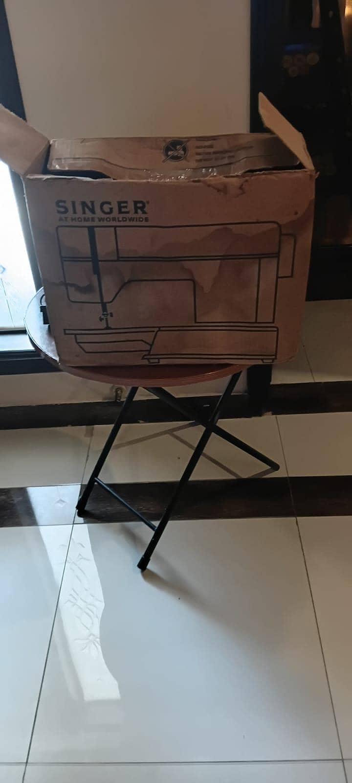 SINGER SEWING MACHINE 1