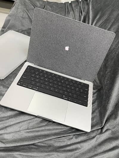 Apple MacBook pro M2 Max