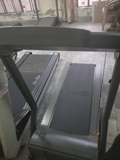Treadmill / Jogging Machine / Exercise machine / Gym equipment