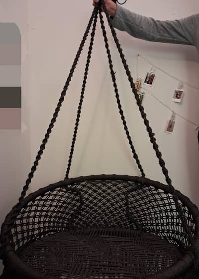Hanging swing chair