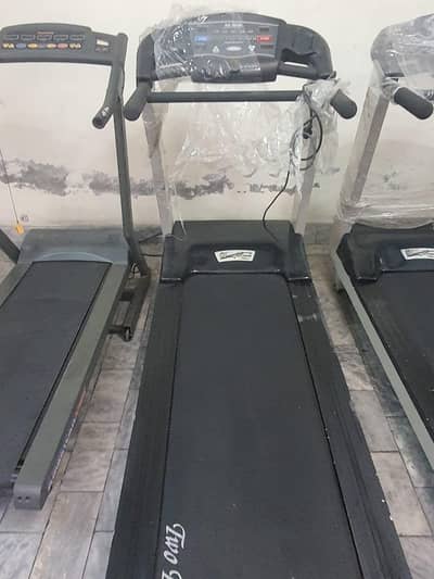 Treadmill / Jogging Machine / Exercise machine / Gym equipment